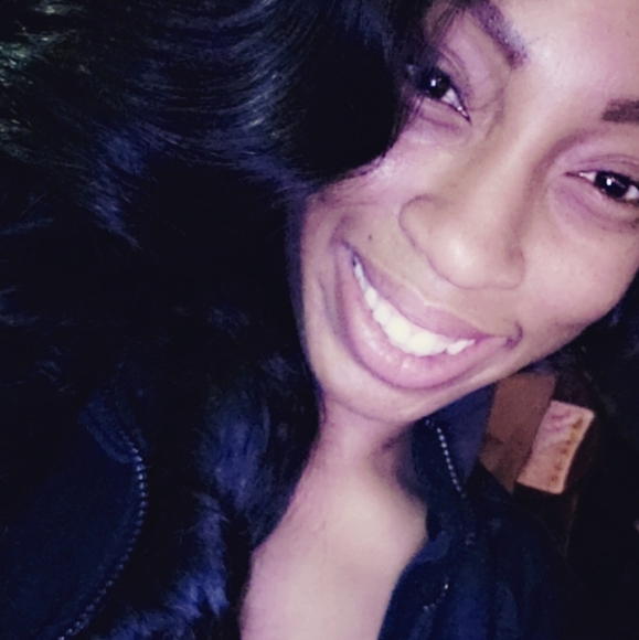 Meet your Posher, Lisa - Picture 1 of 4